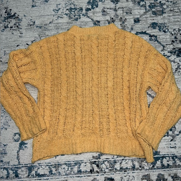 AE Knit Sweater - Picture 3 of 4